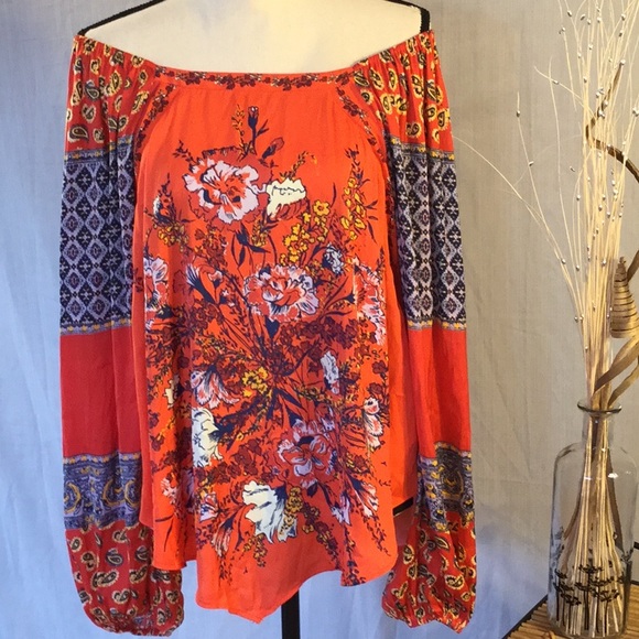 Free People Tops - Free People off/on the shoulder boho style blouse